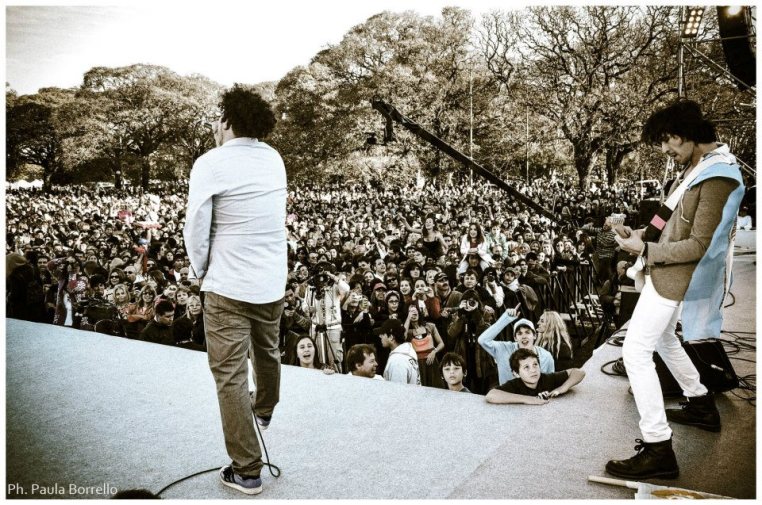 Yoga Rave artists performing in Argentina during Sri Sri Ravi Shankar's visit